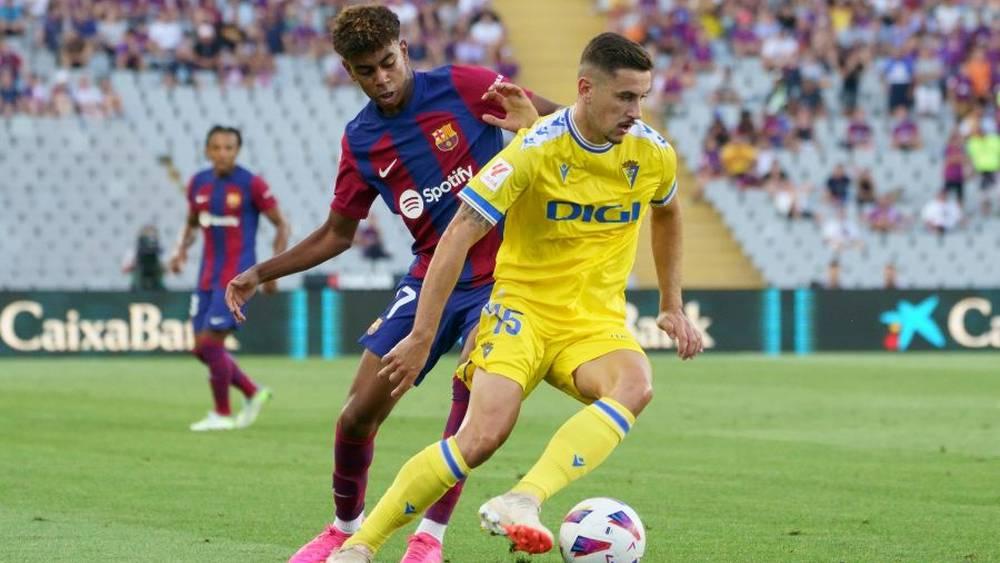 بمشاركة يامال أساسيًا والزلزولي بديلًا.. برشلونة يحقق فوزه الأول في الليغا على حساب ضيفه قادش (2-0)