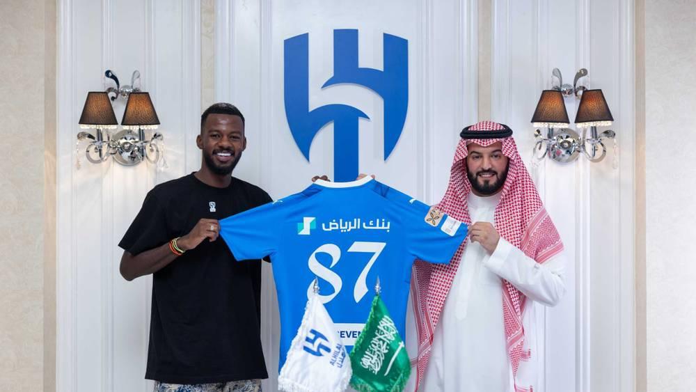 بعد انتقاله من الشباب إلى الهلال بمبلغ 138 مليون ريال سعودي (33 مليون يورو).. المدافع حسان تمبكتي يصبح أغلى صفقة للاعب عربي في الدوريات العربية