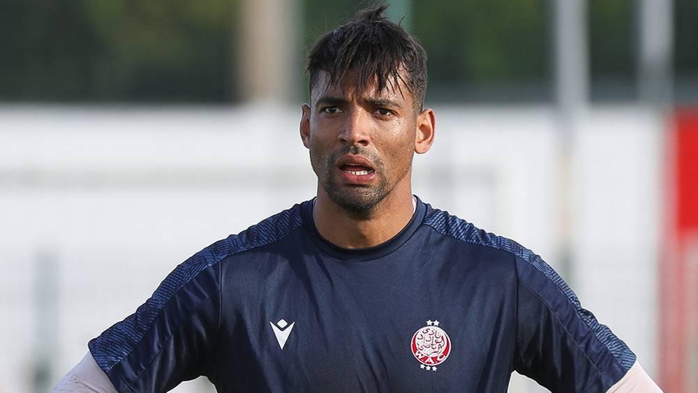 التكناوتي بعد تعاقده رسميا مع الماص: "أترك الوداد كلاعب وأعود إلى صفوف الجماهير ودموع الرحيل تحاصرني من كل مكان"