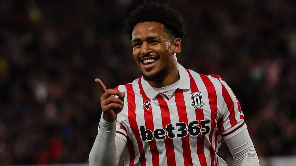 Championship D2 - Ryan Mmaee brille avec Stoke City