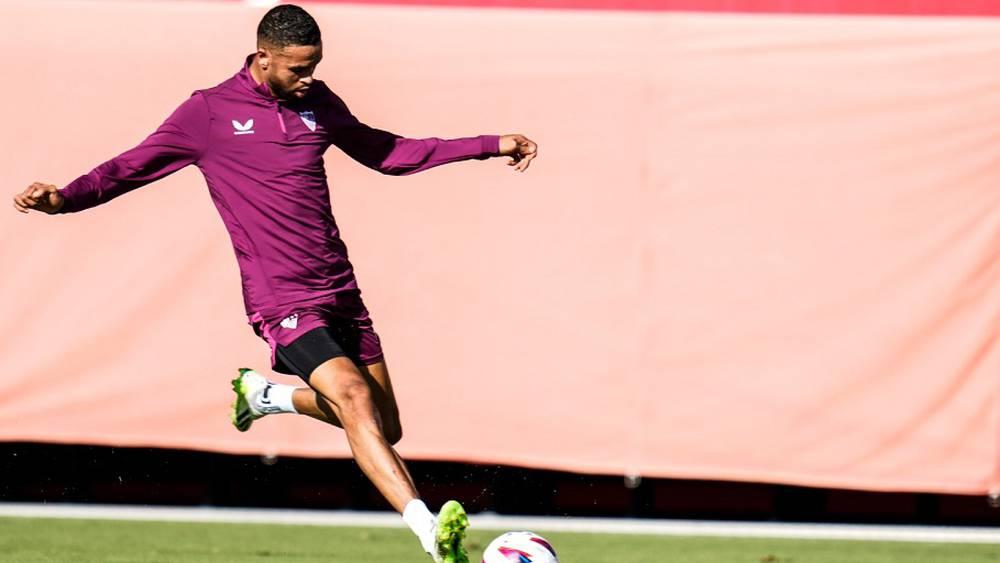 النصيري يعود يومه الأربعاء إلى تداريب فريقه إشبيلية