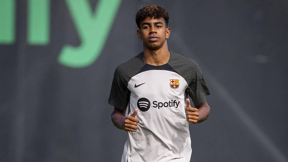 مدرب إسبانيا: "كان من الصعب إقناع لامين يامال بحمل قميص منتخب اللاروخا"