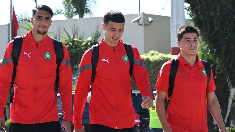 بعثة المنتخب المغربي تغادر أكادير صوب ليل الفرنسية بعد تأجيل مواجهة ليبيريا بسبب "زلزال الحوز"