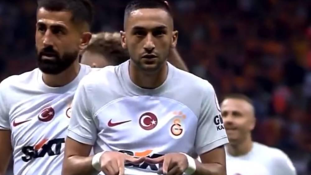 زياش: "حركتي بعد هدف إيكاردي؟ كان من الضروري القيام بها لدعم بلدي في هذا الوقت العصيب"