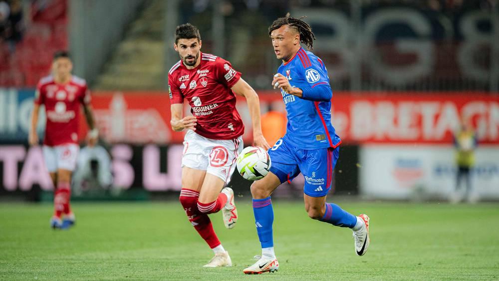 أولمبيك ليون يواصل نتائجه "الهزيلة" في الدوري الفرنسي