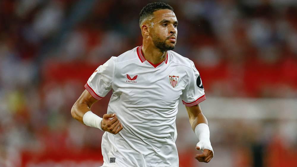 النصيري أساسي في مباراة إشبيلية ضد ألميريا