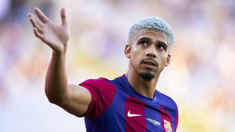 أراوخو: "كنت أتمنى إقامة مونديال 2030 كاملًا في الأوروغواي والأرجنتين والباراغواي"