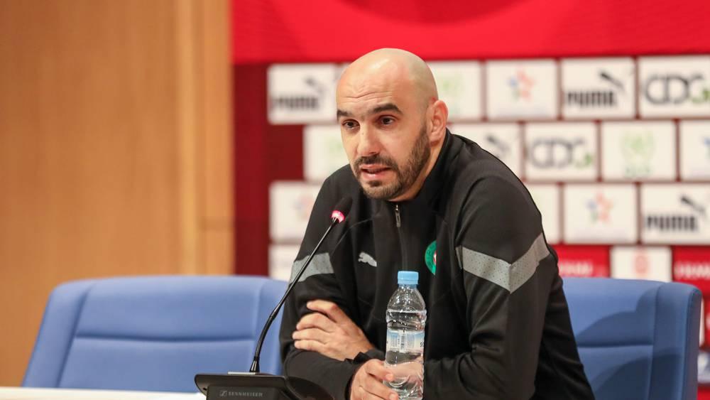 الركراكي: "لسنا مرشحين لإحراز كأس أفريقيا.. آخر مرة بلغ فيها المغرب نصف النهائي كان لايزال الشَّعر على رأسي"