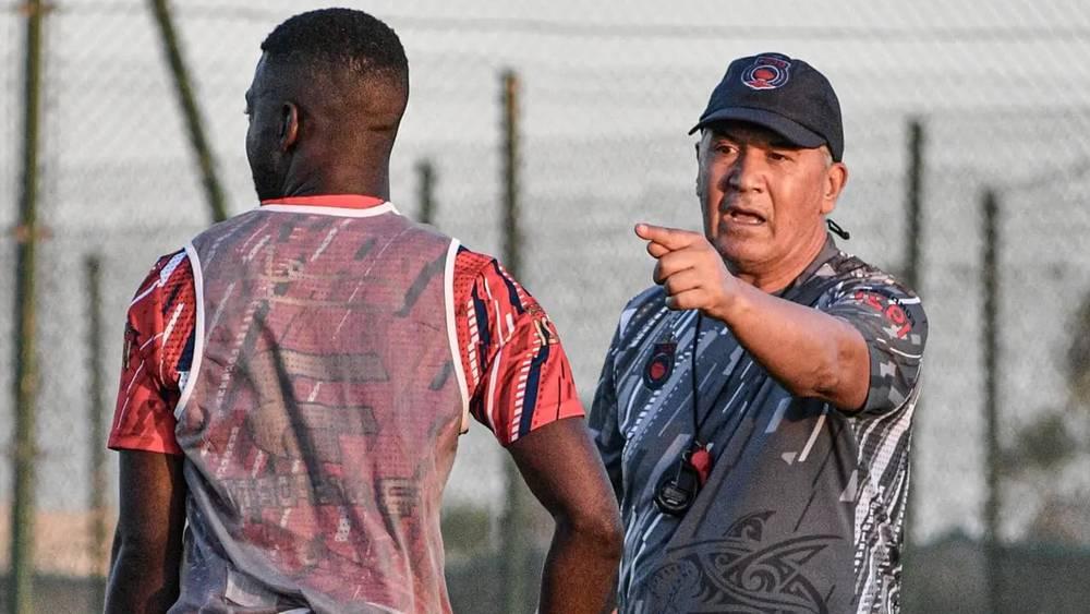 أولمبيك آسفي يُنهي عقد مدربه التونسي منير شبيل