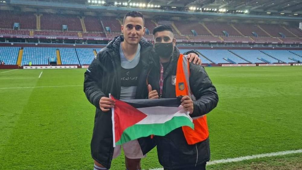 والد الغازي: "أنور لا يريد التراجع عن دعمه لفلسطين وحتى لو طلب منه ماينز العودة فلن يلعب في صفوفهم"