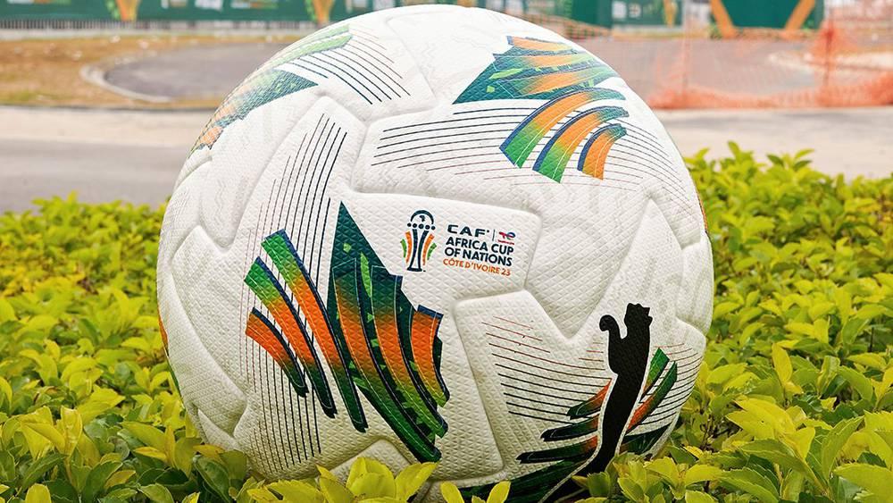 رسميا/ "الكاف" يكشف عن كُرة "بوكو" المعتمدة في كأس أمم أفريقيا بالكوت ديفوار