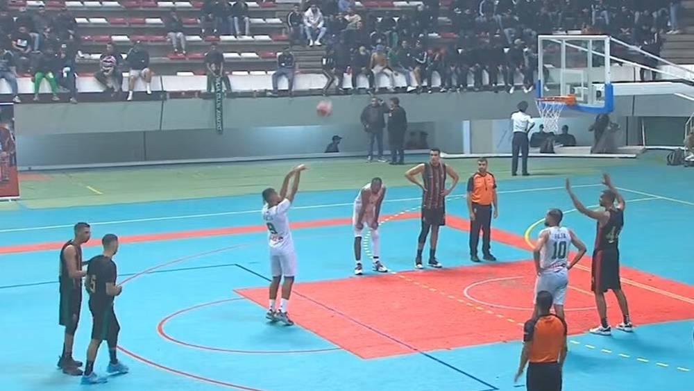 الجيش الملكي يتغلب على الرجاء الرياضي (65-75) ضمن منافسات البطولة الوطنية لكرة السلة