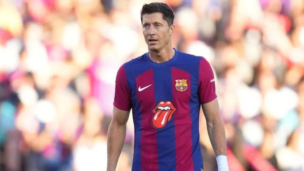 ليفاندوفسكي: "ريال مدريد لا يستحق الفوز على برشلونة"