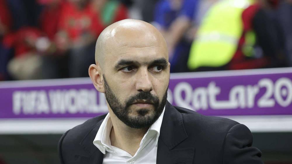 جوائز "الكاف"/ وليد الركراكي في لائحة المرشحين للفوز بجائزة مدرب السنة في أفريقيا