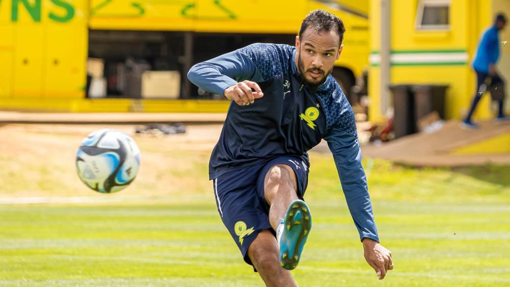 بوطويل: "أعتقد أن جماهير الرجاء ستدعمني أمام الوداد وهدفنا تحقيق لقب الدوري الأفريقي"