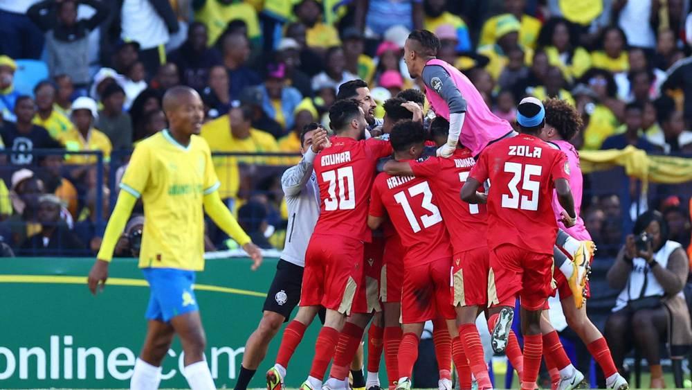 رسميا/ "الكاف" يُعلن إجراء إياب نهائي الدوري الأفريقي بين الوداد وسان داونز يوم الأحد 12 نونبر في الثانية ظهراً بالتوقيت المغربي (غرينيتش +1)