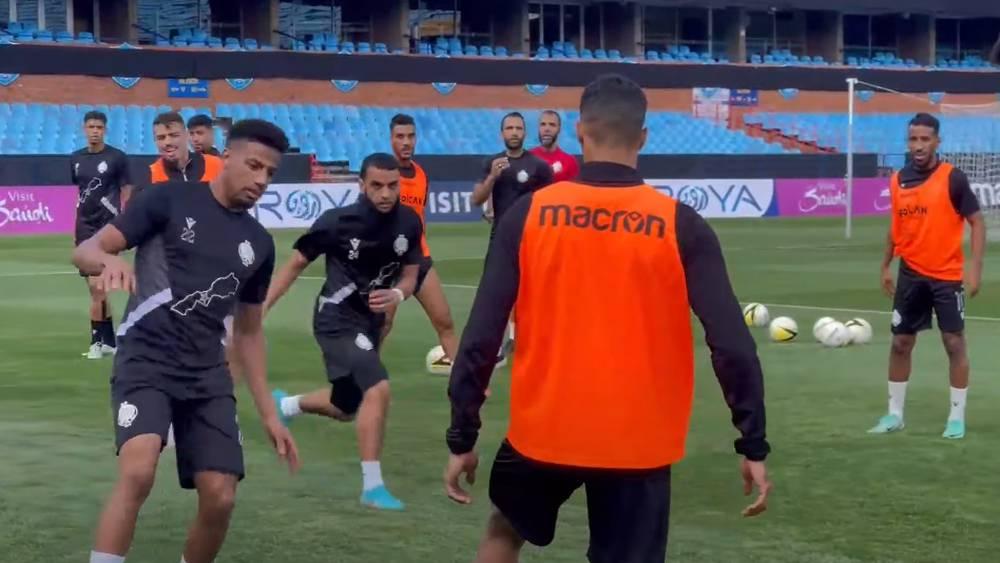 بمشاركة جميع اللاعبين.. الوداد يخوض ثاني حصصه التدريبية في بريتوريا تأهبا لمواجهة سان داونز