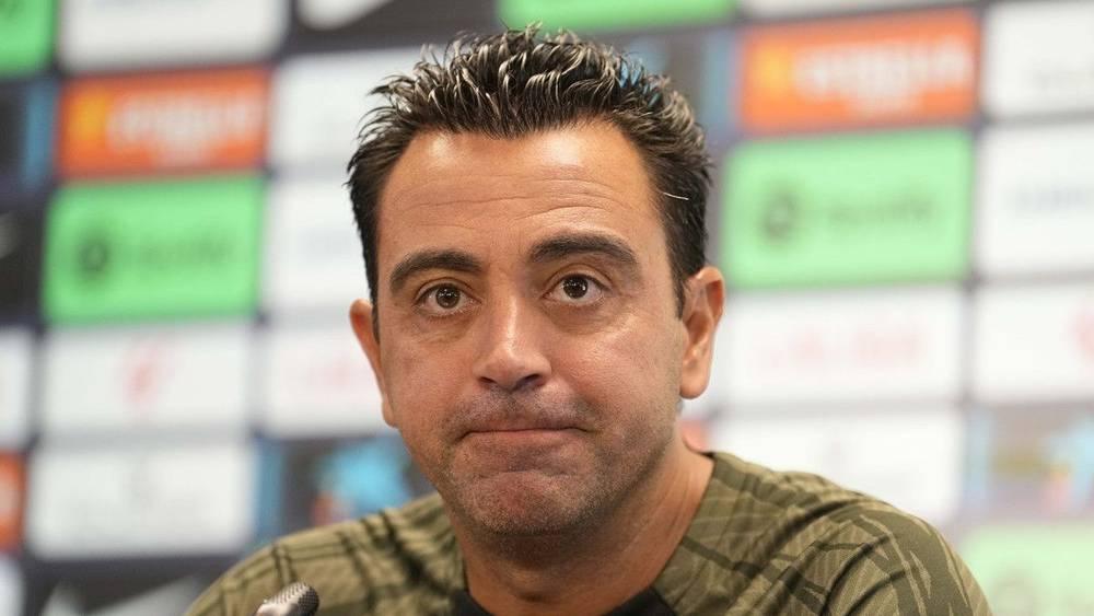 تشافي: "في برشلونة نحن مثل العائلة.. يجب تقبّل الانتقادات بعد مباراتين سيئتين"