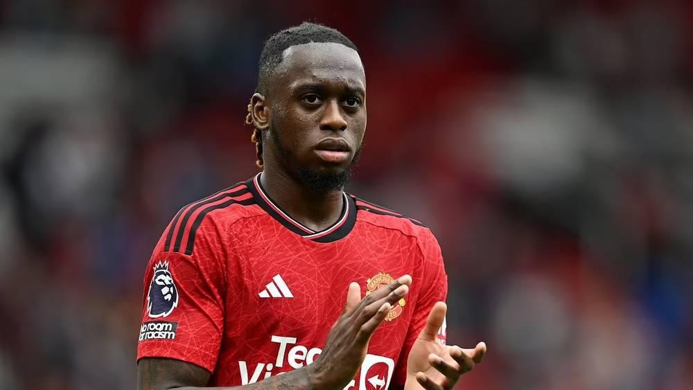 خصم المغرب في كأس أمم أفريقيا المقبلة.. منتخب الكونغو الديمقراطية يحاول إقناع لاعب مانشستر يونايتد بيساكا بالدفاع عن قميصه