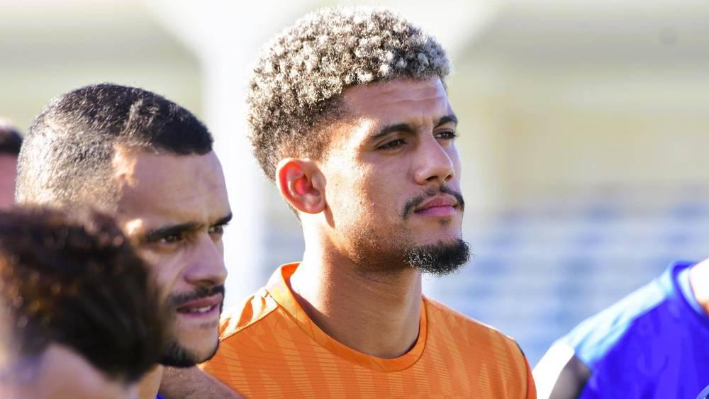 أيوب بولبير (حارس سطاد المغربي) لـ"البطولة": "أتمنى أن نحقق الصعود للقسم الأول ونقول كلمتنا في آخر هذا الموسم"