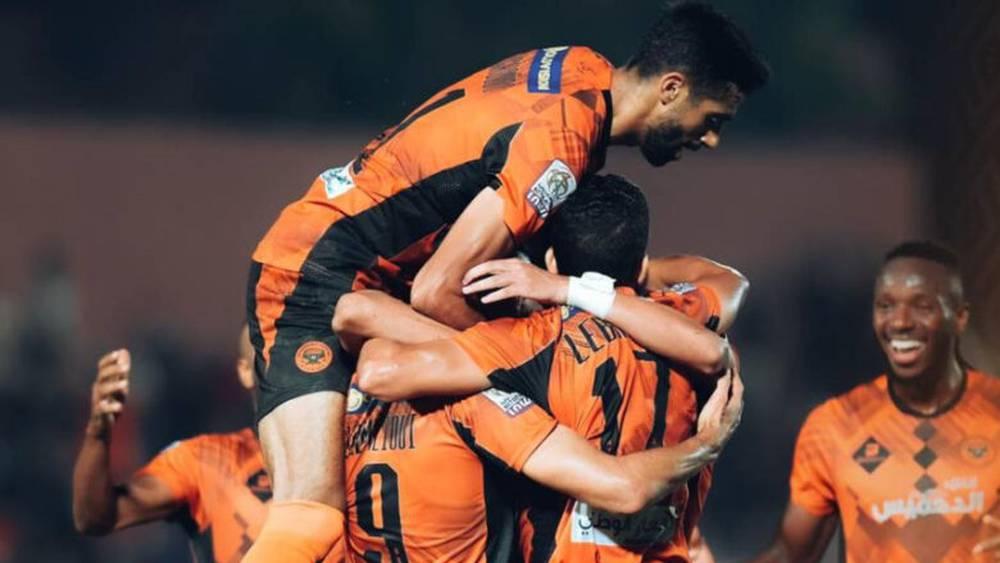 كأس الكونفدرالية/ نهضة بركان ينفرد بصدارة المجموعة الرابعة بعد انتصاره على مضيفه الملعب المالي (1-2)