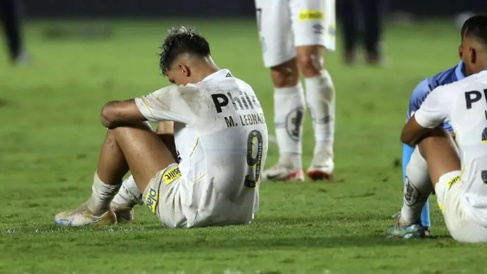 نادي سانتوس يهبط إلى دوري الدرجة الثانية البرازيلي لأول مرة في تاريخه بعد 111 عاما