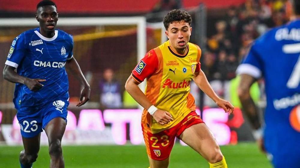 نائل العيناوي يتوج بجائزة "أفضل لاعب شاب" في الدوري الفرنسي لشهر نونبر الماضي