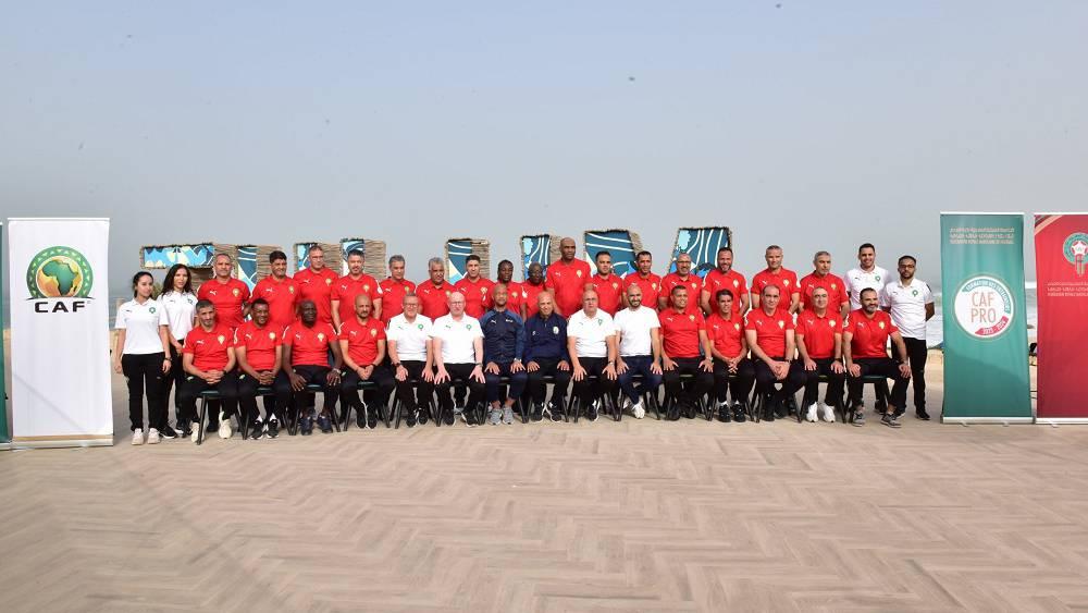 مدينة الداخلة تحتضن الدورة التكوينية لنيل شهادة "كاف برو" بتواجد الركراكي ضمن المشرفين على تأطير المدربين