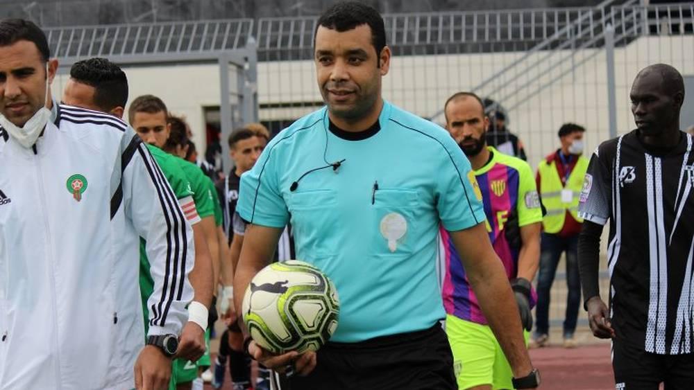 البطولة الاحترافية/ الحكم عبد الرحيم الرخيز يقود مواجهة الرجاء الرياضي واتحاد طنجة