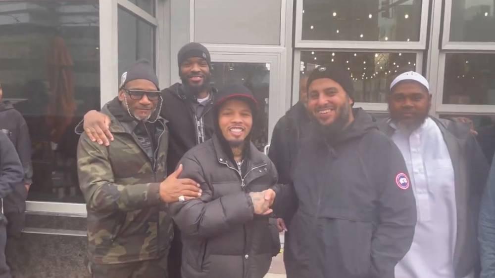 بعد اعتناقه الإسلام.. الملاكم الأمريكي "جيرفونتا ديفيس" يغيِّر اسمه إلى "عبد الواحد"