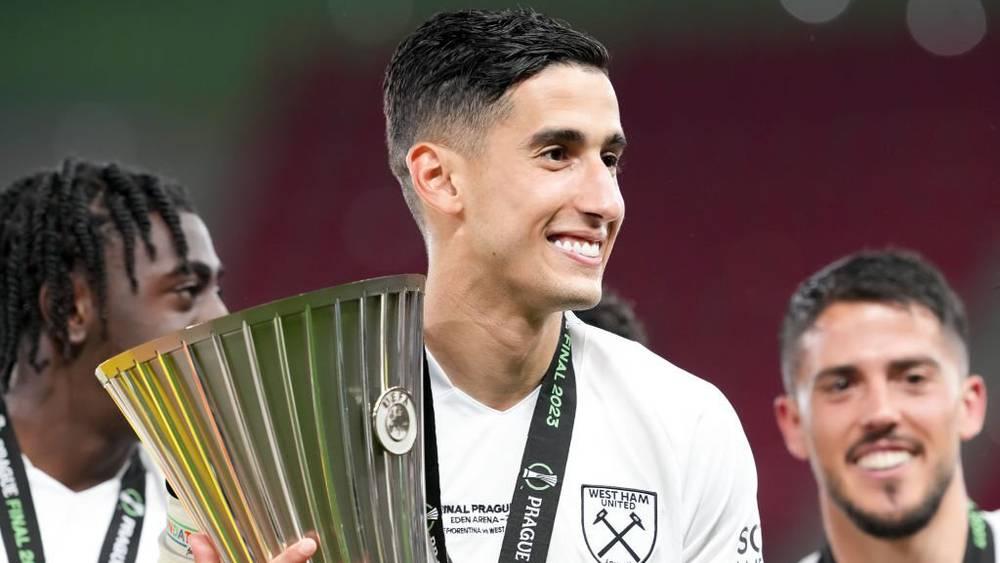 موقع "فوتبال داتاباز"/ نايف أكرد يحتل المرتبة العاشرة في قائمة أفضل مدافعي العالم لسنة 2023