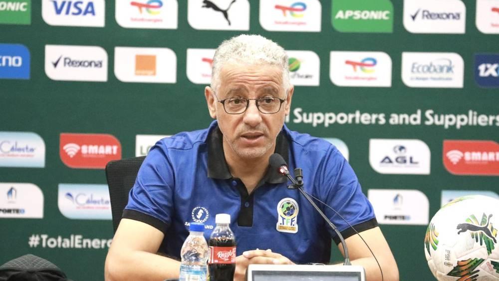 عمروش (مدرب تنزانيا): "خطتنا أمام المغرب فشلت.. أردنا تحقيق نتيجة جيدة لكن الإصابات أثرت كثيرًا على فريقنا"