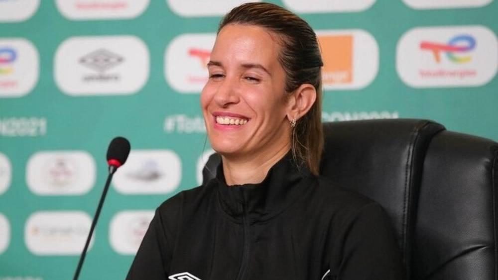 كأس أمم أفريقيا/ تعيين بشرى كربوبي حكما مُساعدا في "غرفة الفار" خلال مُواجهة غامبيا وغينيا