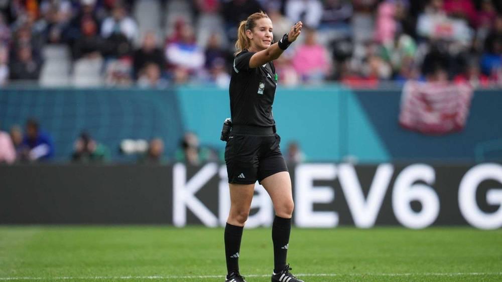 كربوبي تقود مباراة غينيا بيساو ونيجيريا في "الكان" ورضوان جيد في غرفة "الفار"