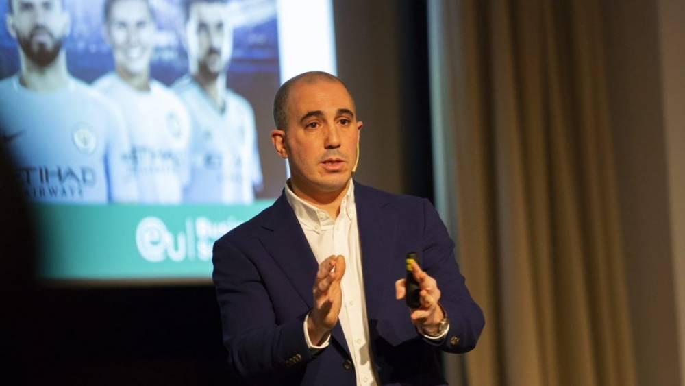 تقارير/ المغربي عمر برادة يقدم استقالته من منصبه في مانشستر سيتي للانضمام إلى اليونايتد كرئيس تنفيذي