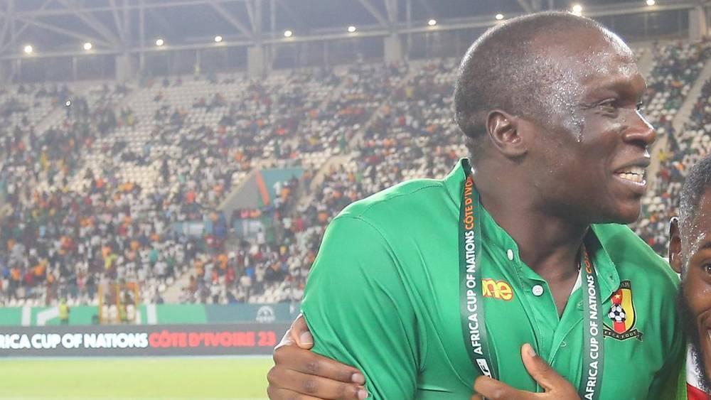 فينست أبو بكر يواصل غيابه عن صفوف منتخب الكاميرون والمدرب متشائم بشأن عودته في الأدوار الإقصائية