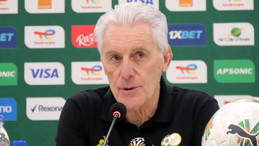 مدرب جنوب أفريقيا عن مواجهة المغرب: "لا أعتقد أنه من الممكن أن تخسر أي مباراة لأن المدرب موقوف.. ضد زامبيا كانوا يتواصلون معه"