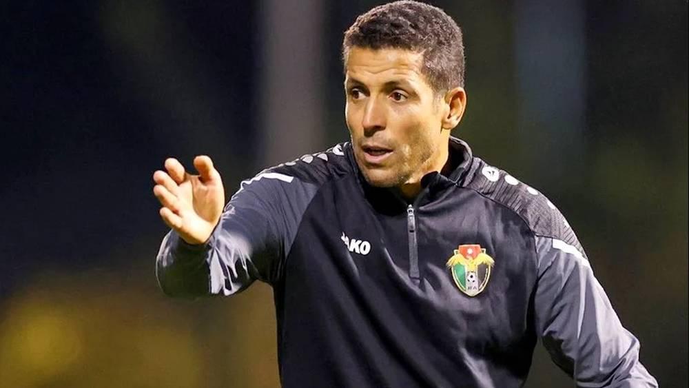 بعد قيادته الأردن لتأهل تاريخي.. المغربي عموتة هو المدرب العربي الوحيد الذي سيخوض نصف نهائي كأس آسيا