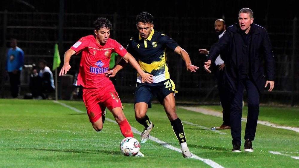 رضوان آيت لمقدم لاعب اتحاد تواركة لـ"البطولة": "طموحنا يكبر وهدفنا فرض مكانتنا بين الأقوياء"