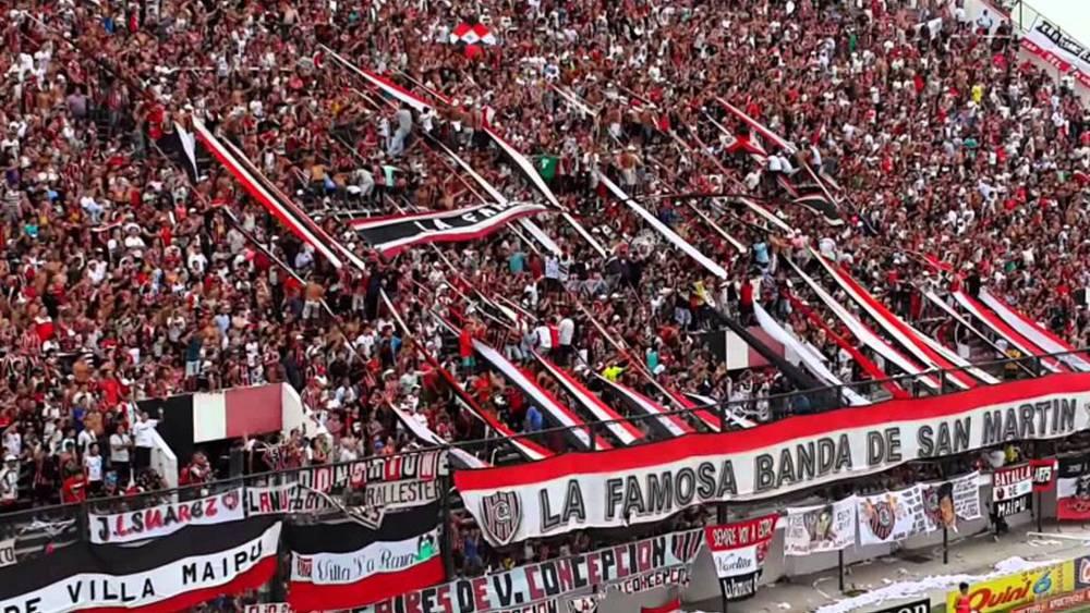 وفاة مشجع بعد تعرضه للطعن في إحدى مباريات الدوري الأرجنتيني "الدرجة الثانية"