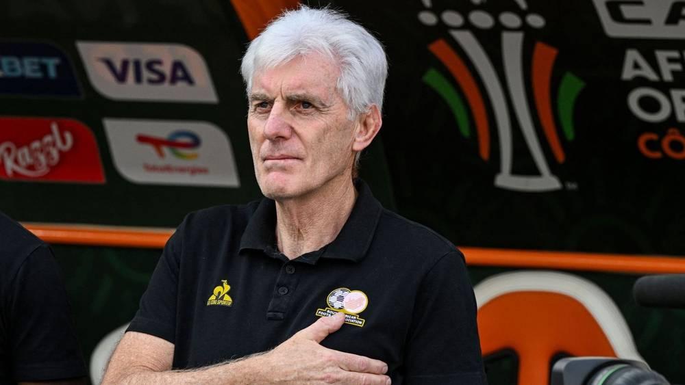 بروس: "لا يوجد جديد بشأن مستقبلي واتحاد الكرة من سيقرر رحيلي عن منتخب جنوب أفريقيا"