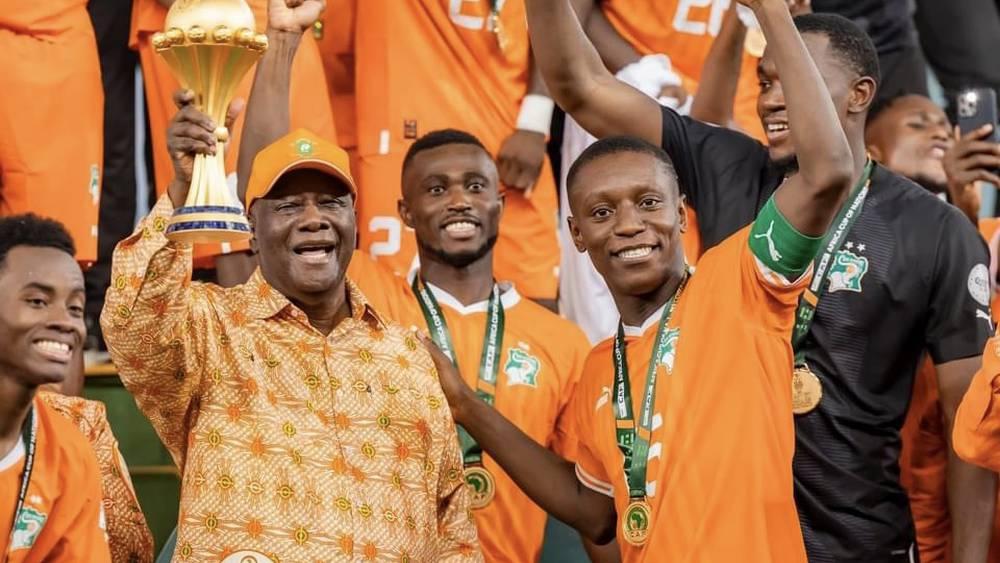 من بينها 76 ألف يورو لكل لاعب.. "الحسن واتارا" يمنح منتخب الكوت ديفوار مكافآت بعد التتويج بلقب "الكان"