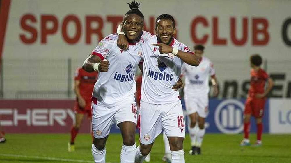 تشكيلة الوداد أمام شباب السوالم.. حضور أساسي لأوغونس وبونا في خط الهجوم وغادارين في الدفاع