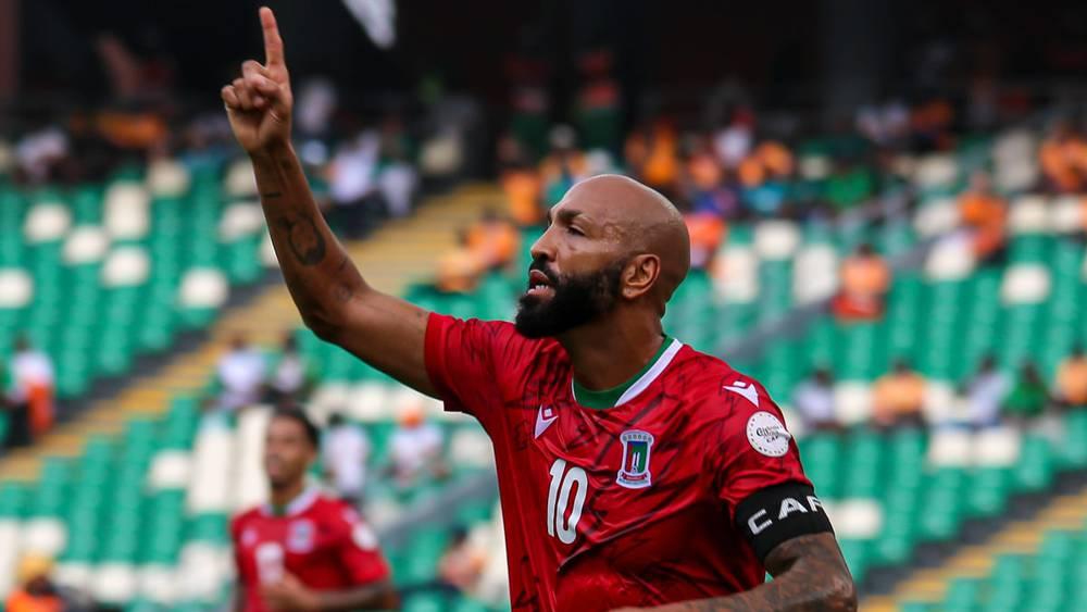 إنسوي يهاجم اتحاد غينيا الاستوائية بعد إيقافه: "هؤلاء اللصوص والفاسدون سرقوا 1 مليون يورو بعد 'كان 2021'"