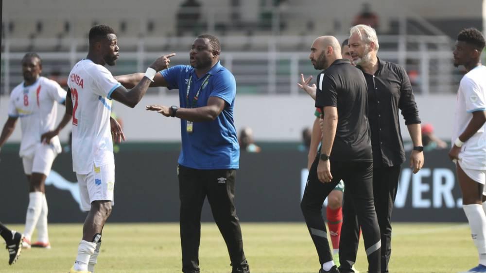 الركراكي عن واقعة مبيمبا: "لقد ارتكبت خطأ وأحيانا 'كَاتمْشِي بالنِّية' لمصافحة اللاعبين أو المدرب"