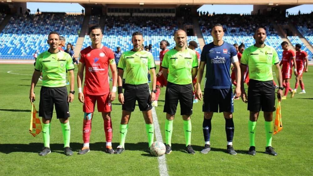 الكوكب المراكشي يحتج على التحكيم في مباراته ضد الجمعية السلاوية