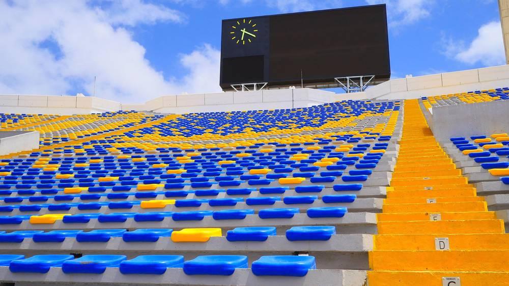 مجلس مدينة الدار البيضاء يقرر توزيع كراسي مركب محمد الخامس وبعض معداته على ملاعب القرب بالمدينة