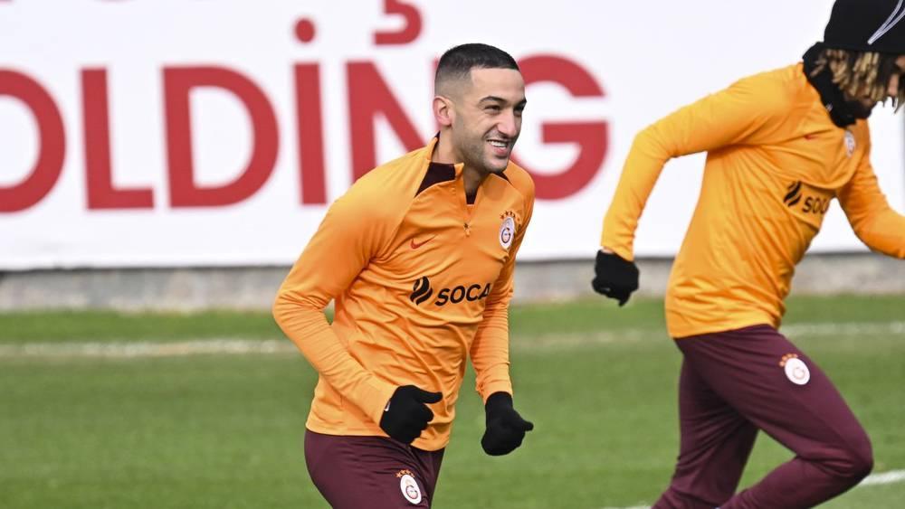 تقارير/ زياش جاهز للعودة إلى التداريب الجماعية لغلطة سراي وحضوره في مواجهة بشكتاش أمر "وارد"