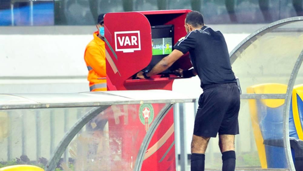 العصبة الاحترافية تواصل التزام الصمت في قضية التلاعب ورشوة الحكام والشارع الرياضي ينتظر الكشف عن نتائج التحقيقات