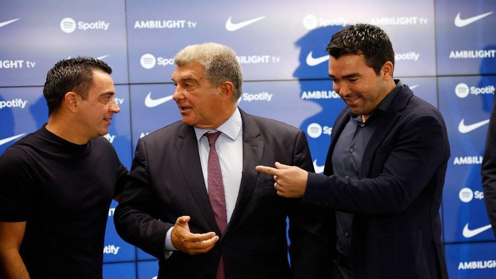 ديكو (المدير الرياضي لبرشلونة): "لن أقول إننا لن نقترح على تشافي البقاء"